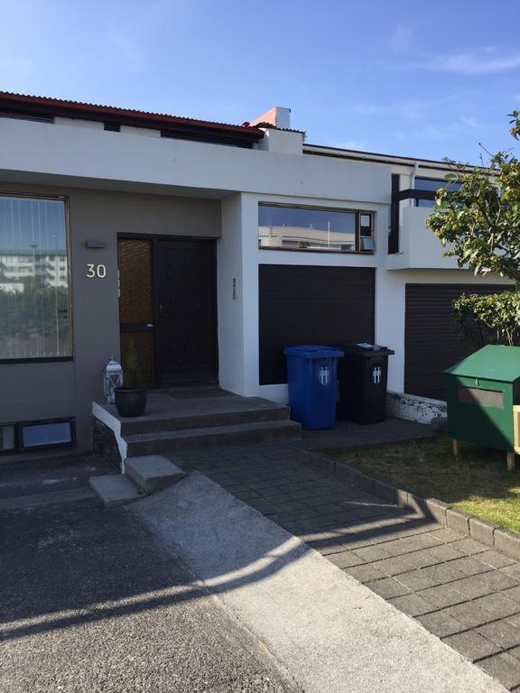 Ubak Guesthouse Reykjavík Exteriör bild